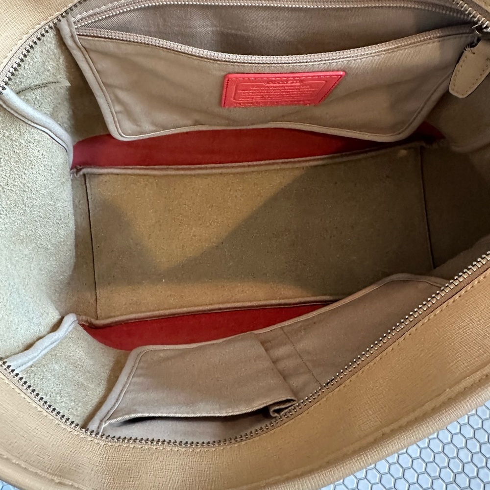 Authentic Coach leather tote bag - Picture 4 of 4